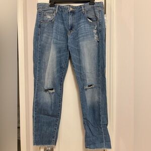 Mossimo Denim Boyfriend Crop Jeans. Size 12/31